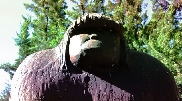 bigfoot-sightings-statue